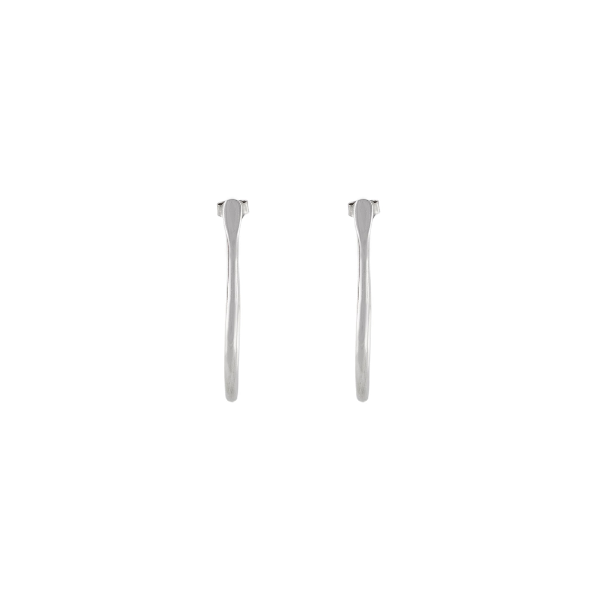 Sculpted Oval Hoop Earrings in 925 Silver